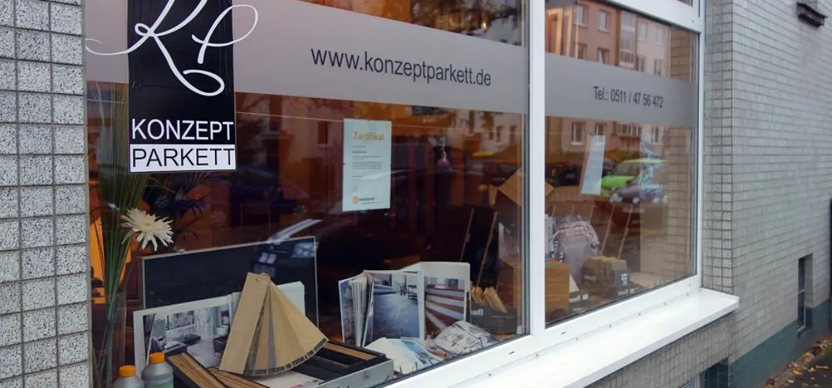 Konzept Parkett Frontansicht Ladengeschäft